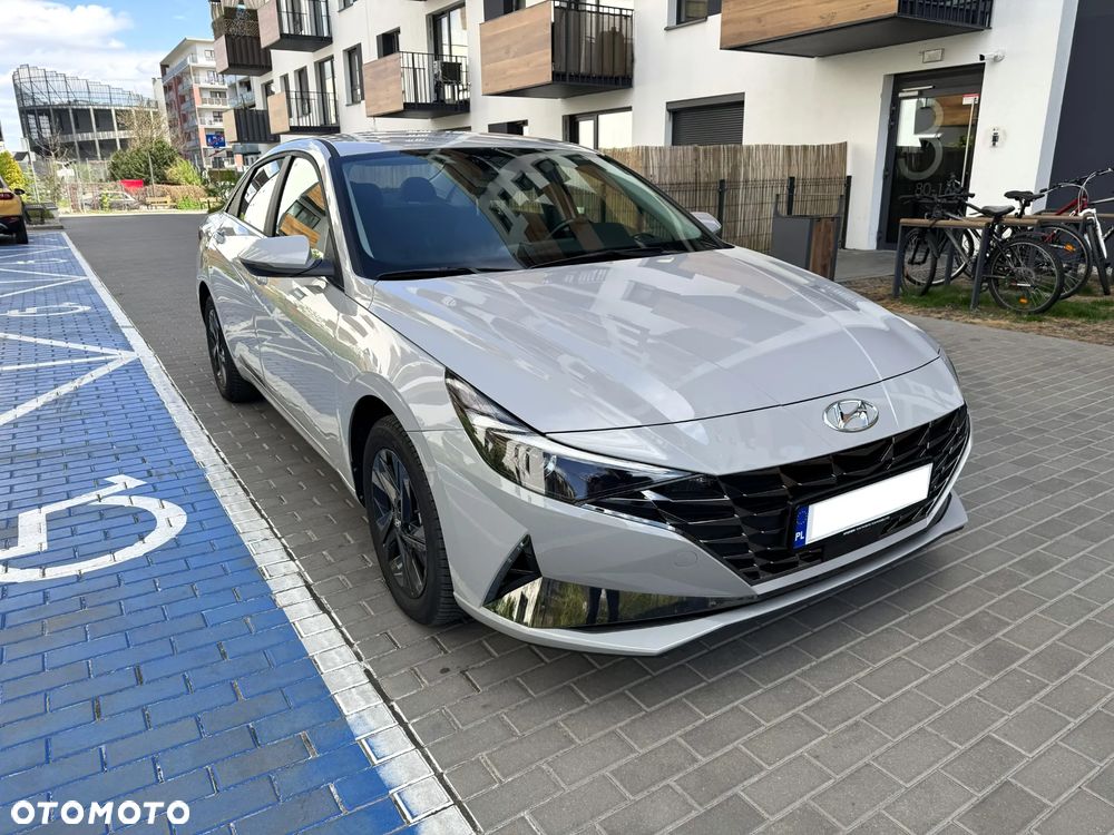 Hyundai Elantra 1.6 Smart CVT - 12