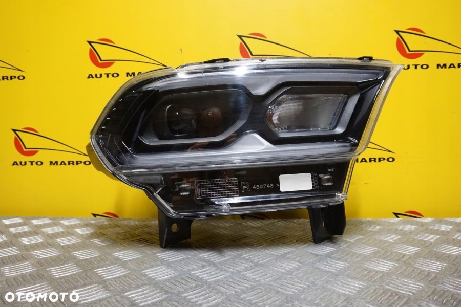 DODGE DURANGO LIFT 2021- REFLEKTOR LAMPA PRAWA CZARNA LED USA - 2
