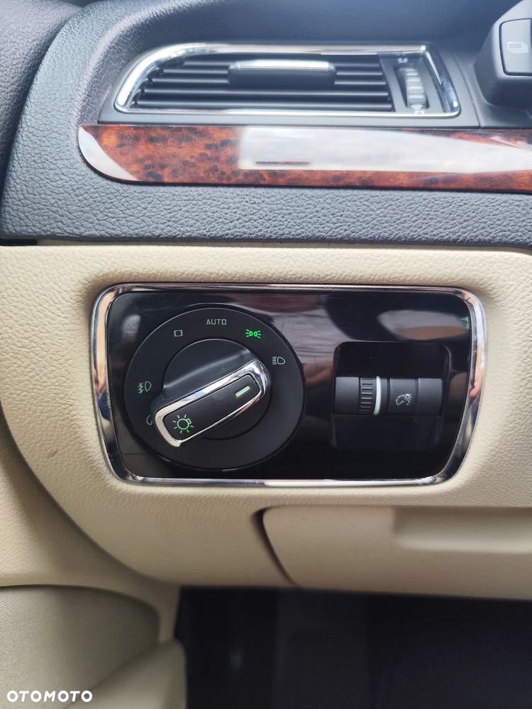 Skoda Superb 2.0 TDI Elegance DSG - 11