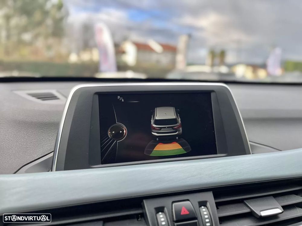 BMW X1 16 d sDrive Advantage - 12