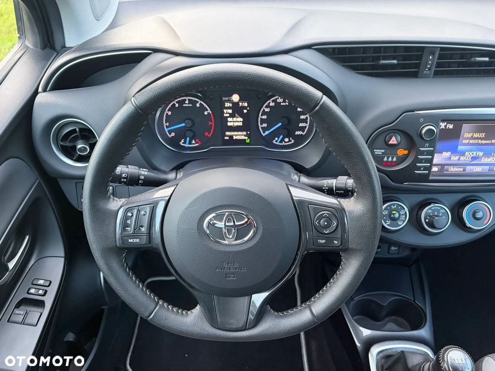 Toyota Yaris 1.5 Premium - 26