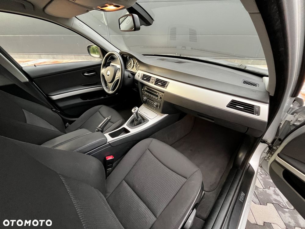 BMW Seria 3 320i Edition Lifestyle - 12