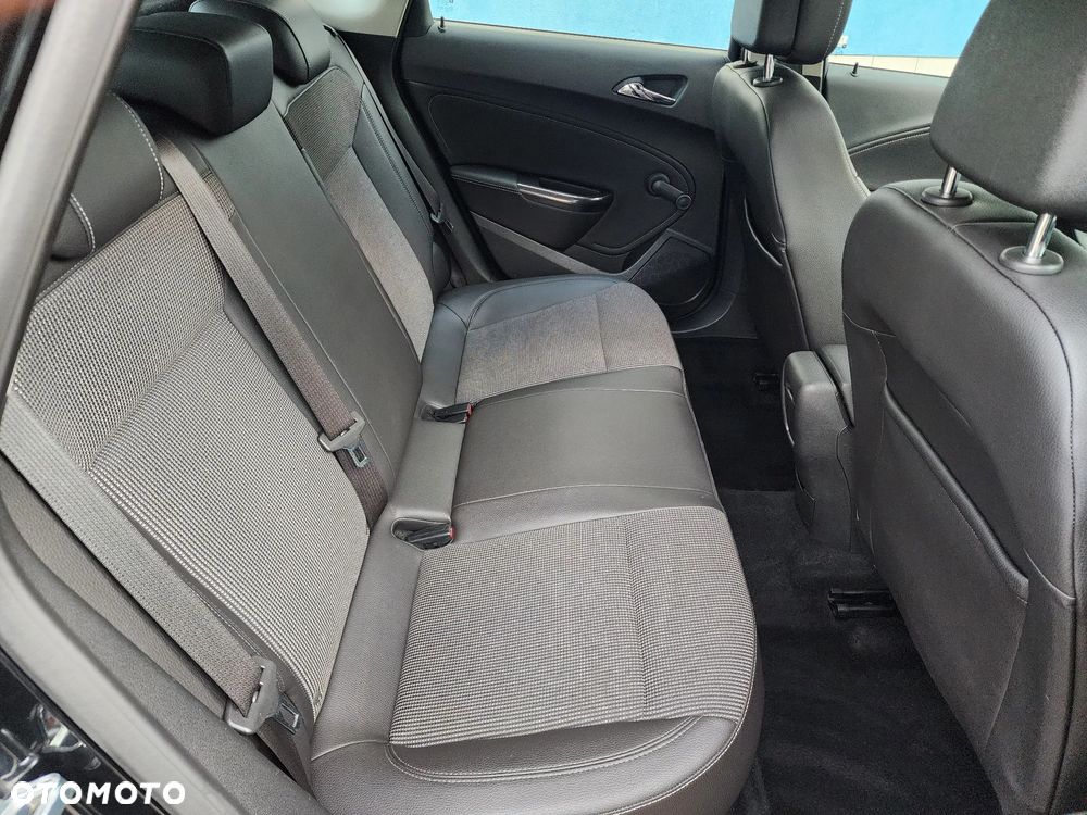 Opel Astra 1.4 Turbo Cosmo - 31