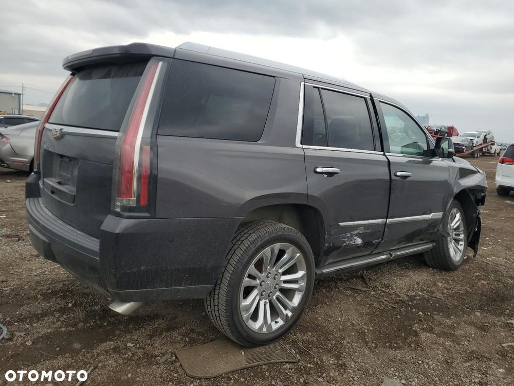Cadillac Escalade 6.2 V8 AWD AT Platinum - 3