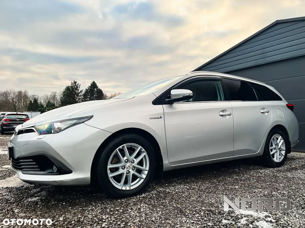 Toyota Auris 1.8 HSD Prestige - 6