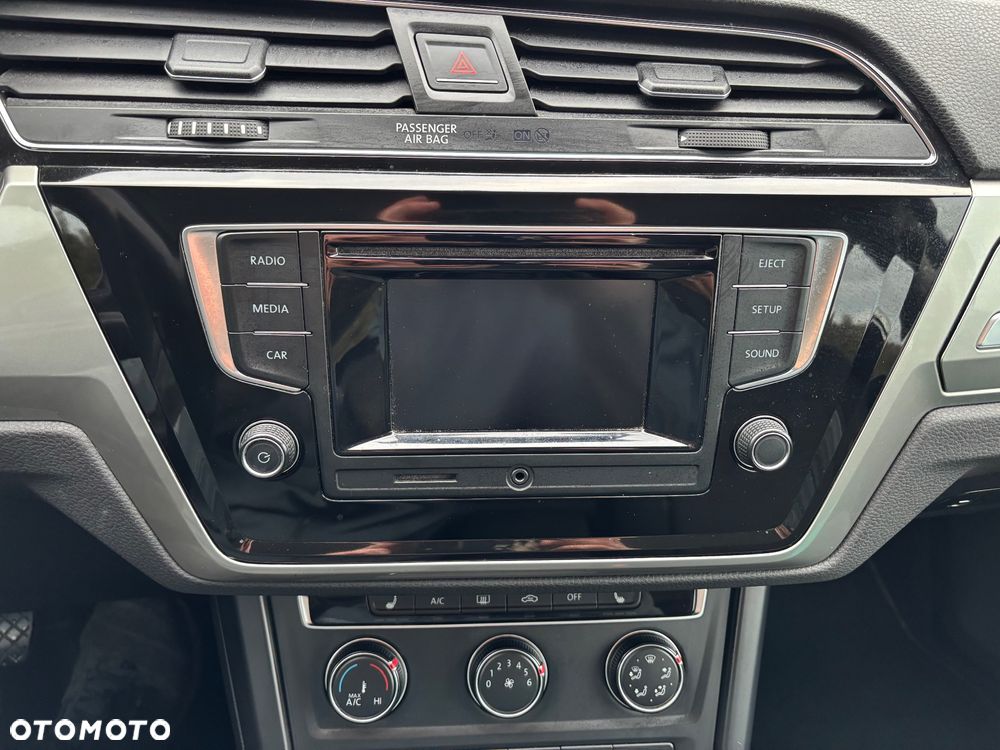 Volkswagen Touran - 18