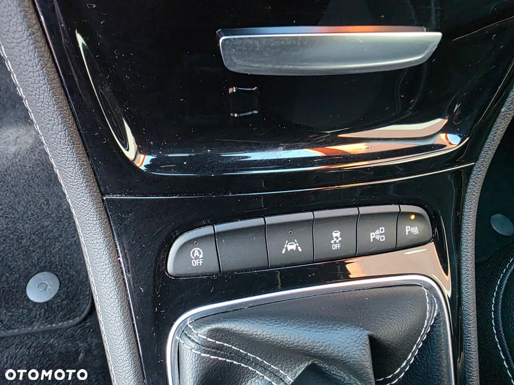 Opel Astra 1.4 Turbo Innovation - 17