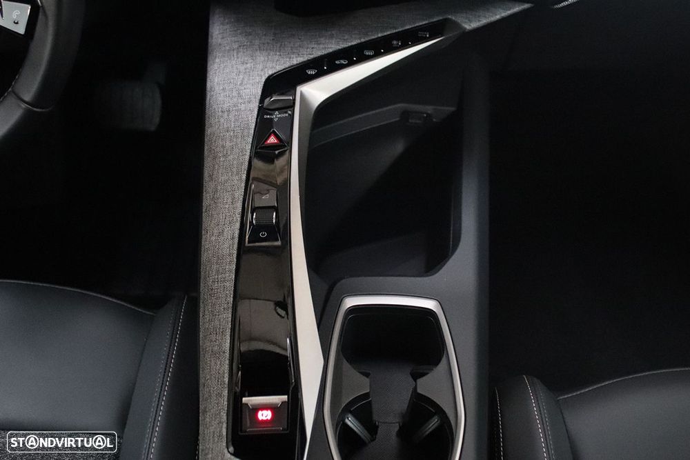 Peugeot 3008 1.2 Hybrid Allure e-DCS6 - 13