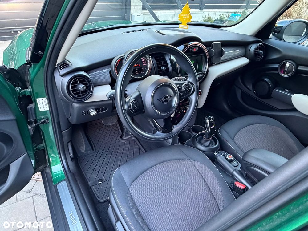 MINI Cooper Multitone Edition - 17