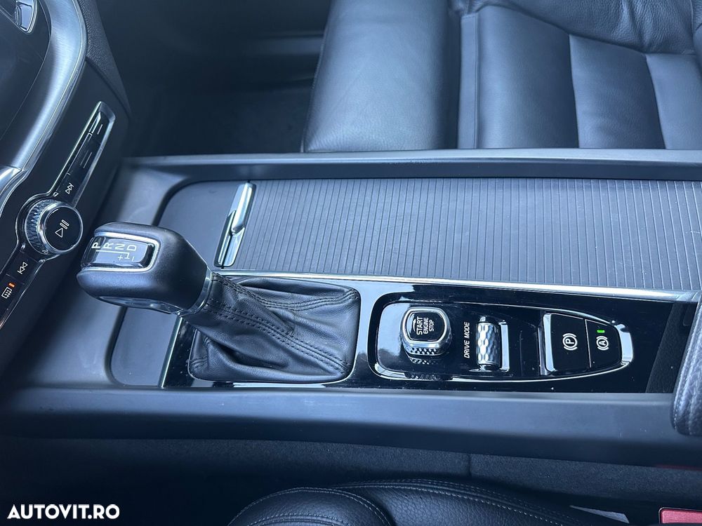 Volvo XC 60 D4 AWD Momentum - 29