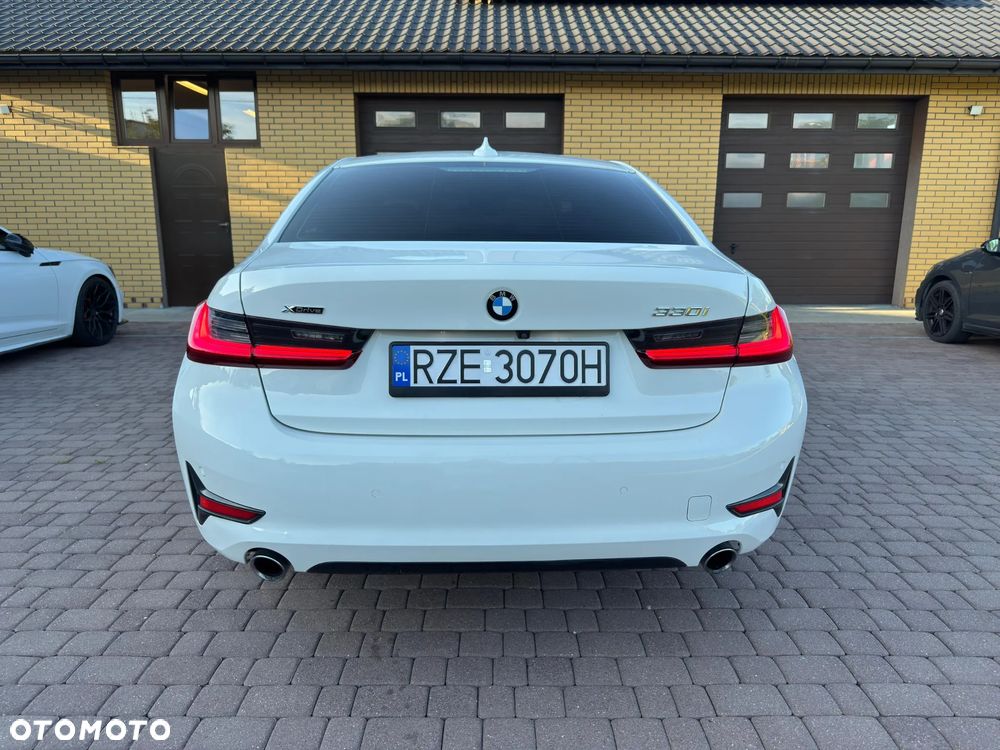 BMW Seria 3 330i xDrive Sport Line - 6