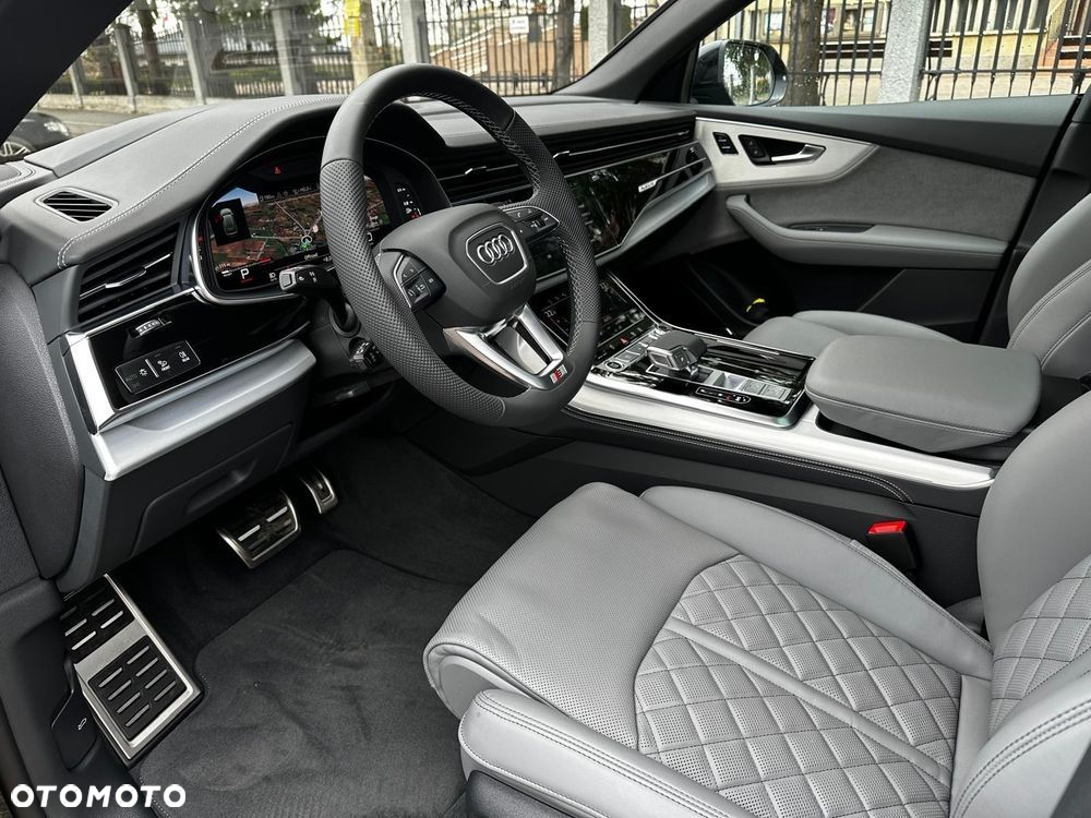 Audi Q8 - 18