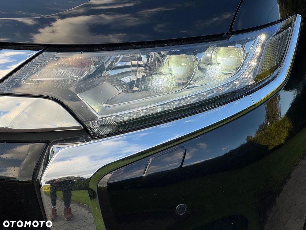 Mitsubishi Outlander 2.2 DI-D Instyle SDA 4WD - 10