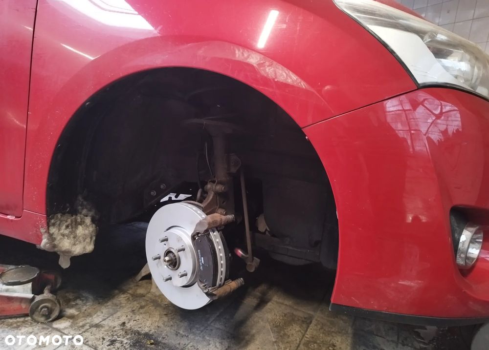 Toyota Verso 1.8 Sol plus NAVI 7os - 28