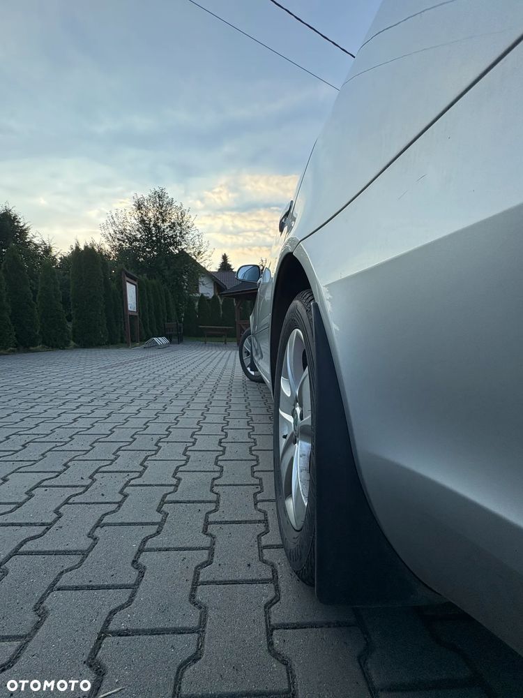 Skoda Octavia 1.6 TDI Ambiente DSG - 9