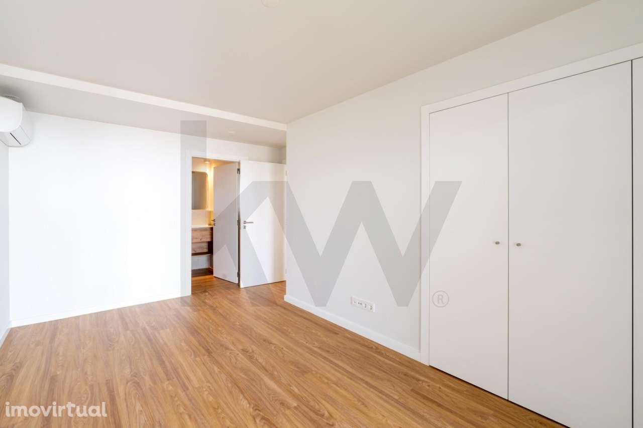 T4 premium em condomínio fechado com garagem e excelentes espaços exte - Grande imagem: 5/45