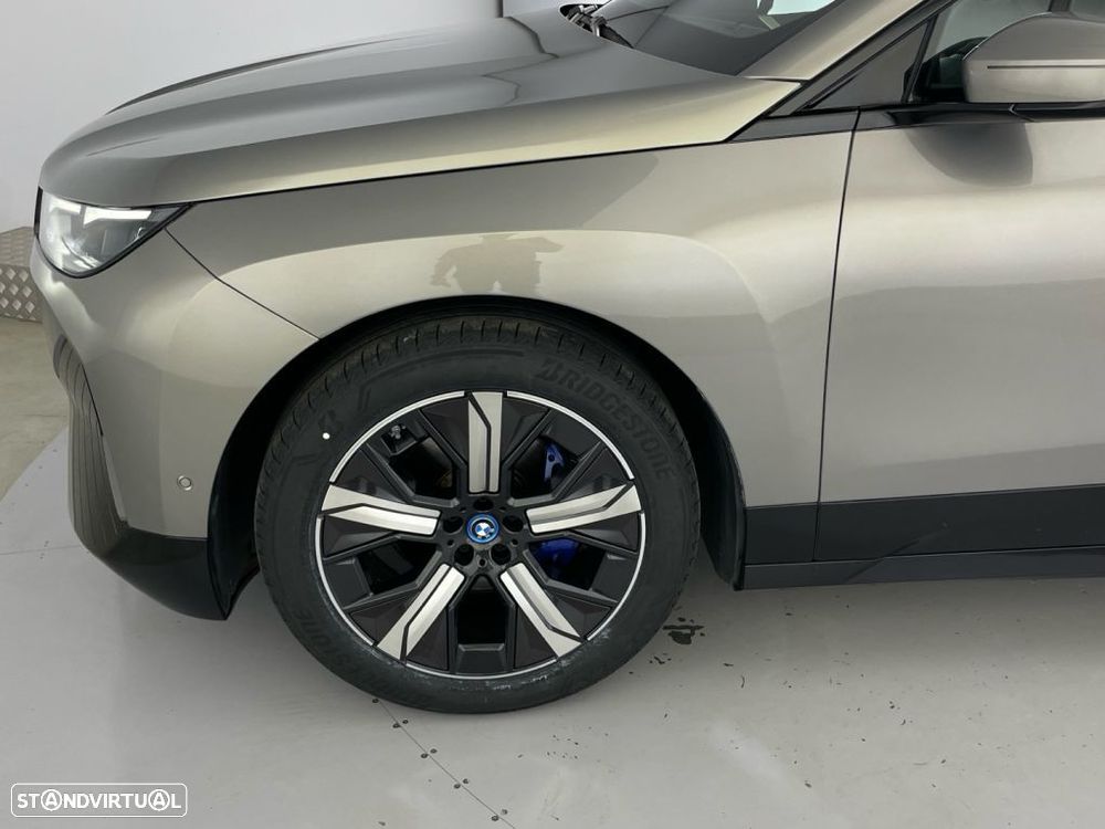 BMW iX xDrive 40 - 19
