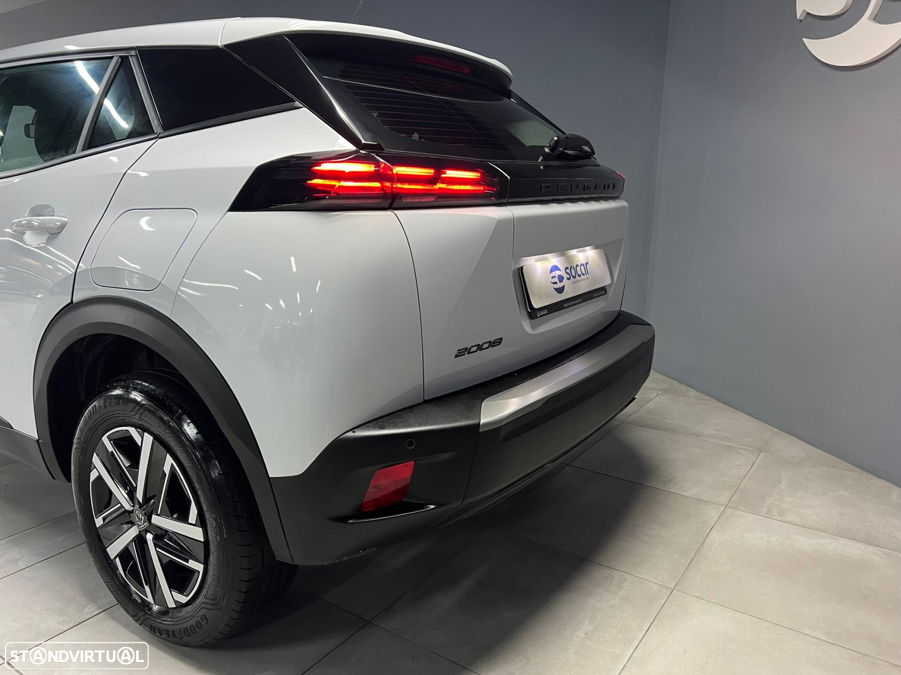Peugeot 2008 1.2 PureTech Active Pack - 9