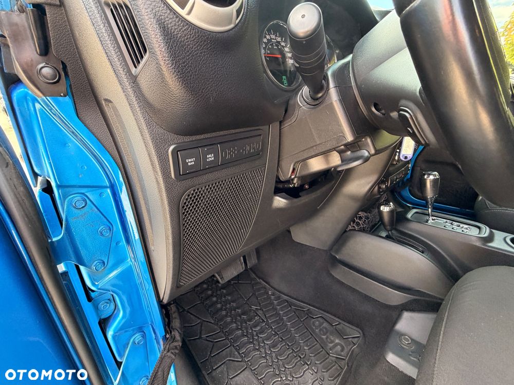 Jeep Wrangler 2.8 CRD Unlim Rubicon Recon - 32