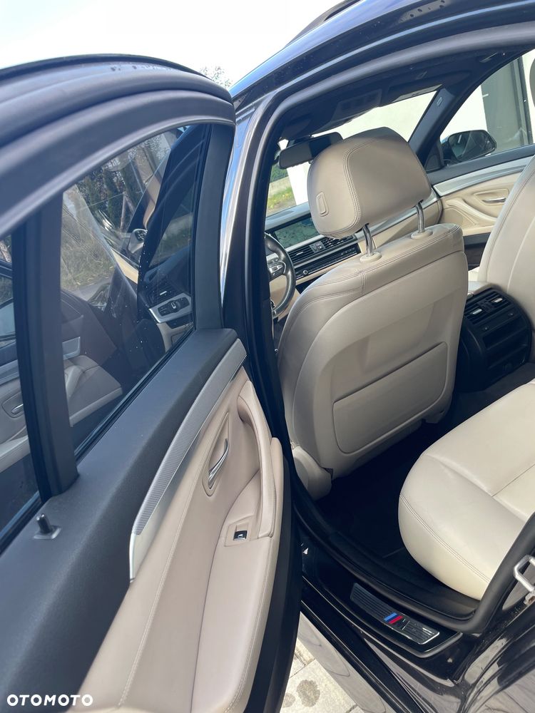 BMW Seria 5 535i xDrive - 28