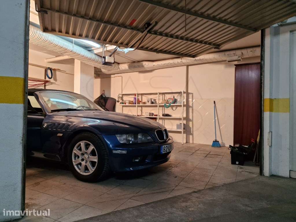 Garagem/Box com luz - Praça do Brasil - Junto ao terminal de transp... - Grande imagem: 3/6