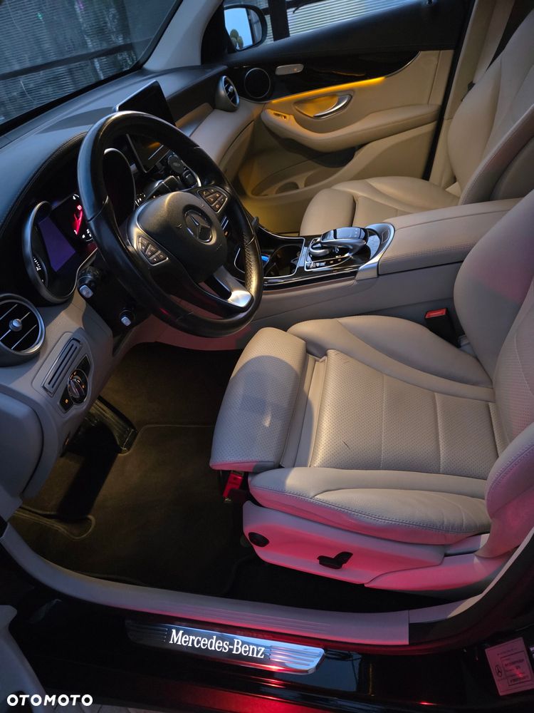 Mercedes-Benz GLC - 22