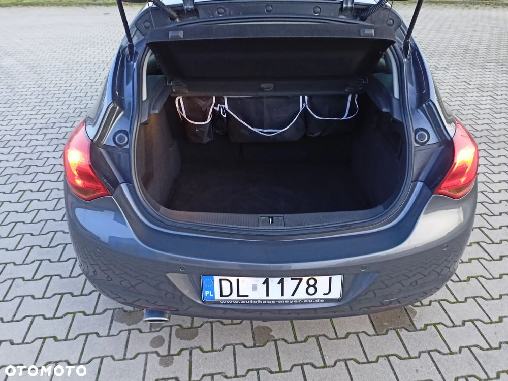 Opel Astra 1.4 Turbo 150 Jahre - 16