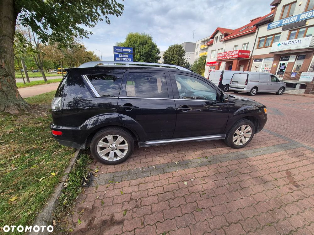 Mitsubishi Outlander 2.0 Intense NAVI 2WD EU5 CVT - 9