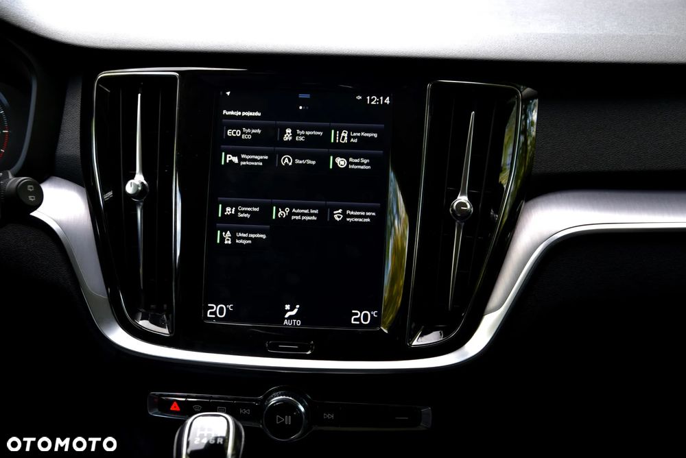 Volvo V60 D3 Momentum Pro - 21