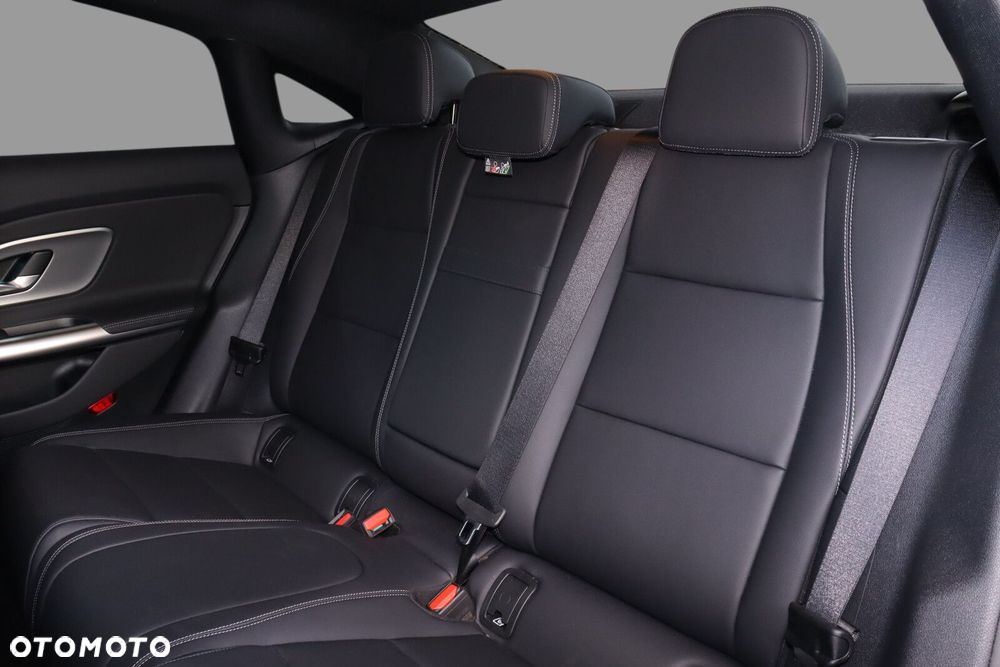 Mercedes-Benz CLA 200 mHEV 8G-DCT - 17