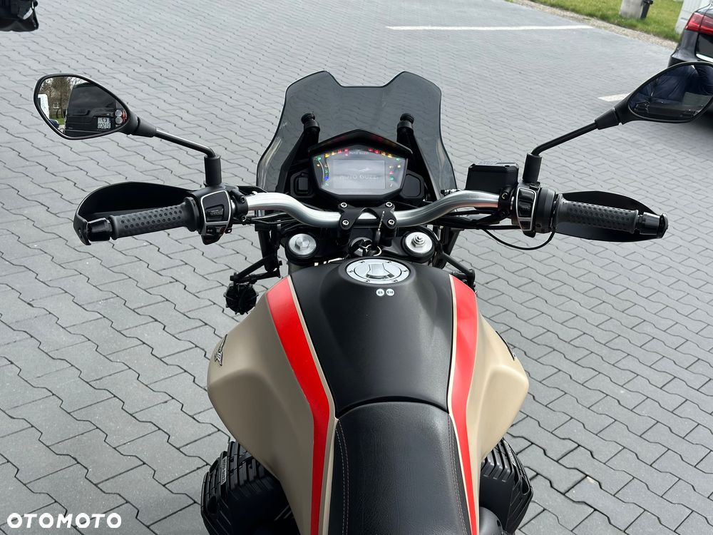 Moto Guzzi V85 - 23