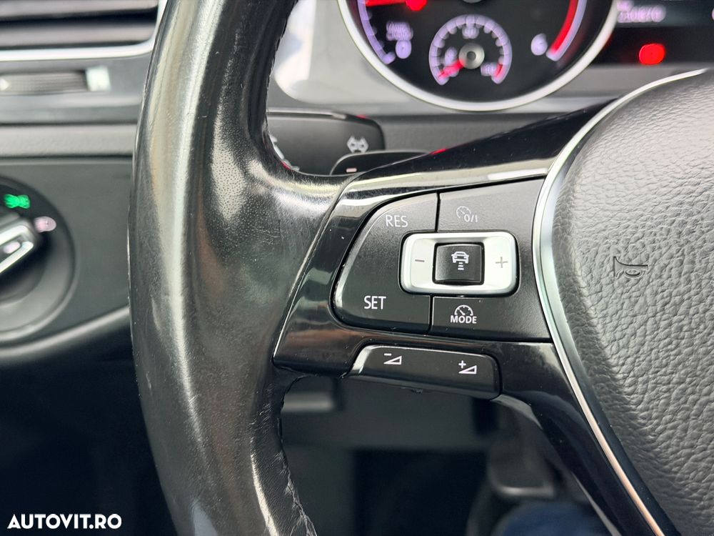 Volkswagen Golf 2.0 BlueTDI DSG Highline - 31