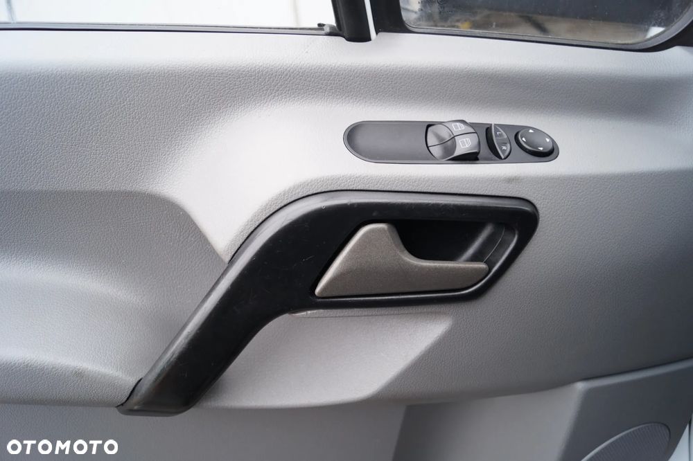 Mercedes-Benz Sprinter - 16
