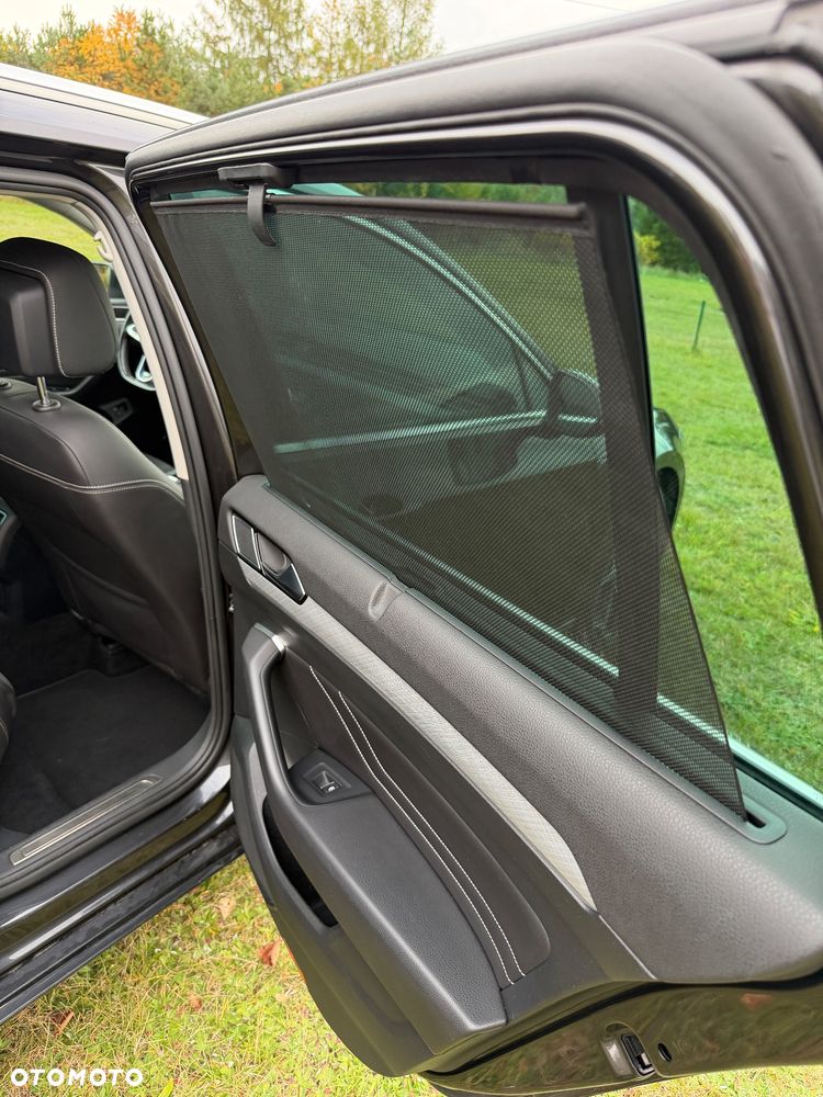 Volkswagen Passat - 24