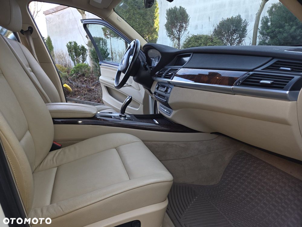 BMW X5 xDrive35i Edition Exclusive - 38