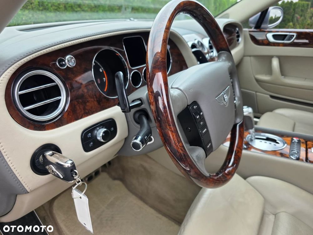 Bentley Flying Spur - 21