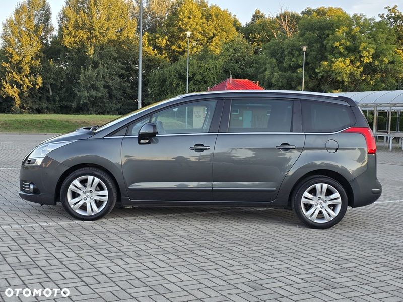 Peugeot 5008 1.6 HDi Family 7os - 6