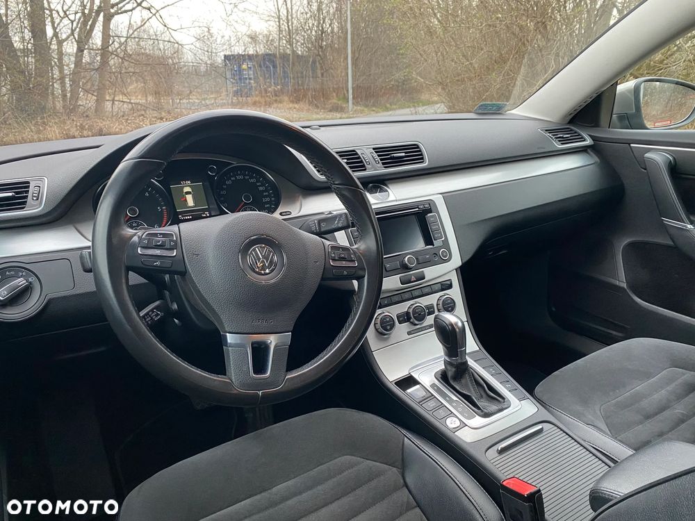 Volkswagen Passat 2.0 TDI Highline DSG - 9