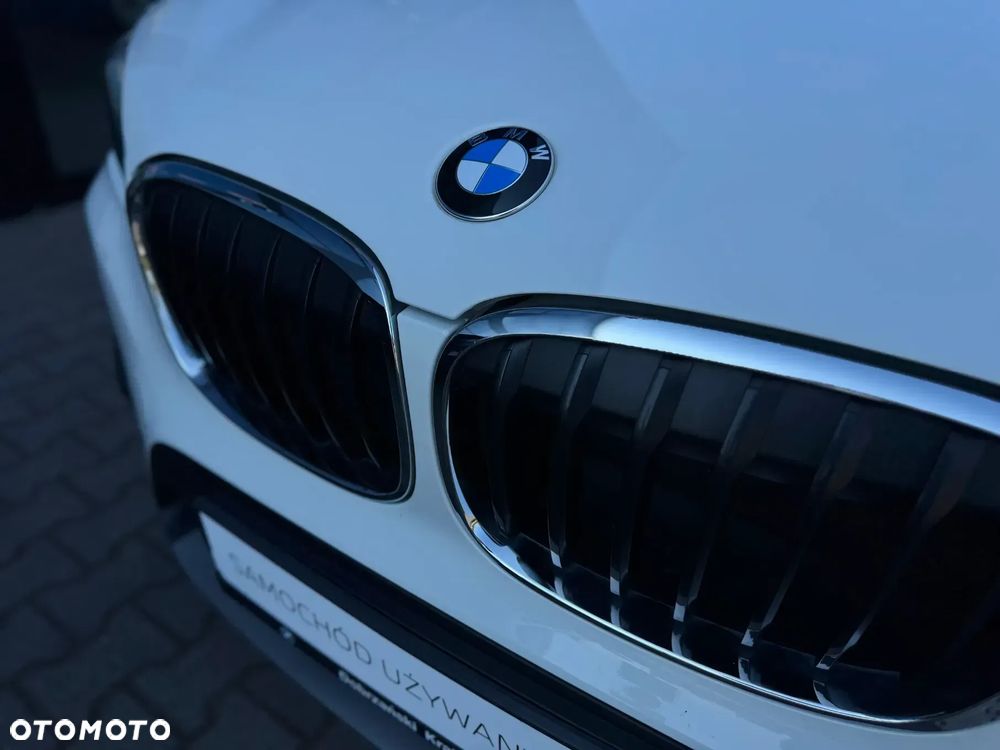 BMW X1 xDrive18d Sport Line - 7