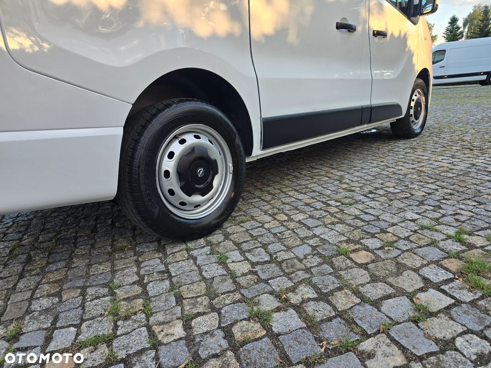 Opel Vivaro - 12