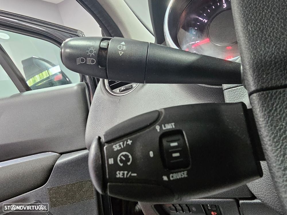 Peugeot 3008 1.6 HDi Premium - 16