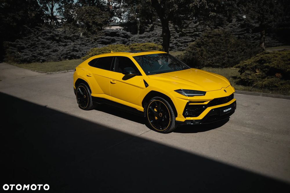 Lamborghini Urus Standard - 30