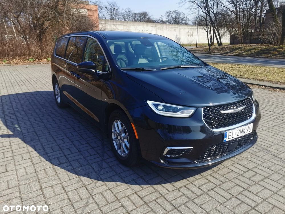 Chrysler Pacifica - 8