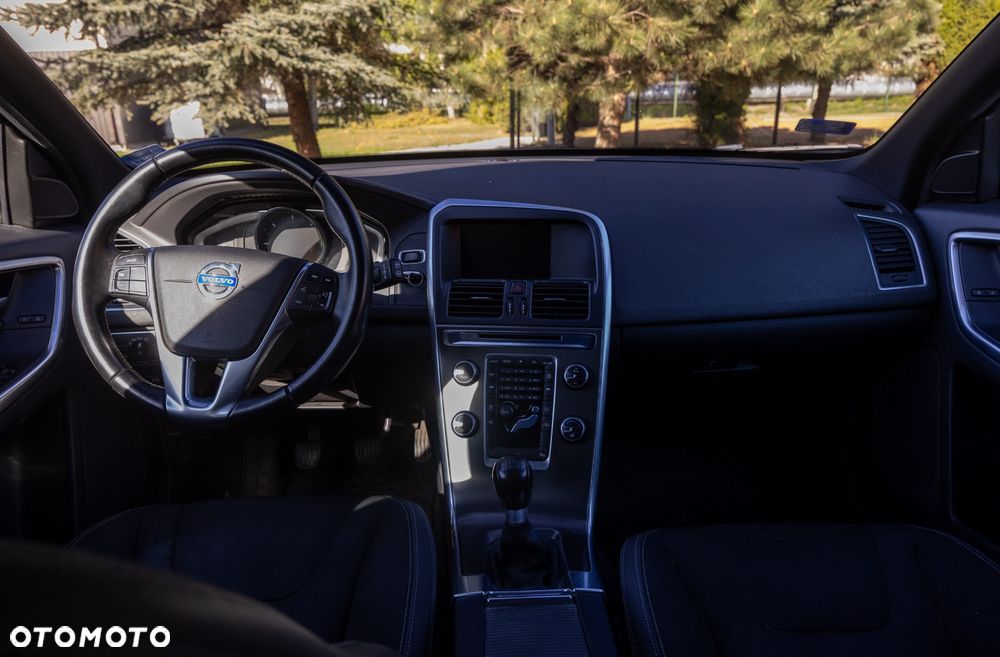 Volvo XC 60 D3 Momentum - 11