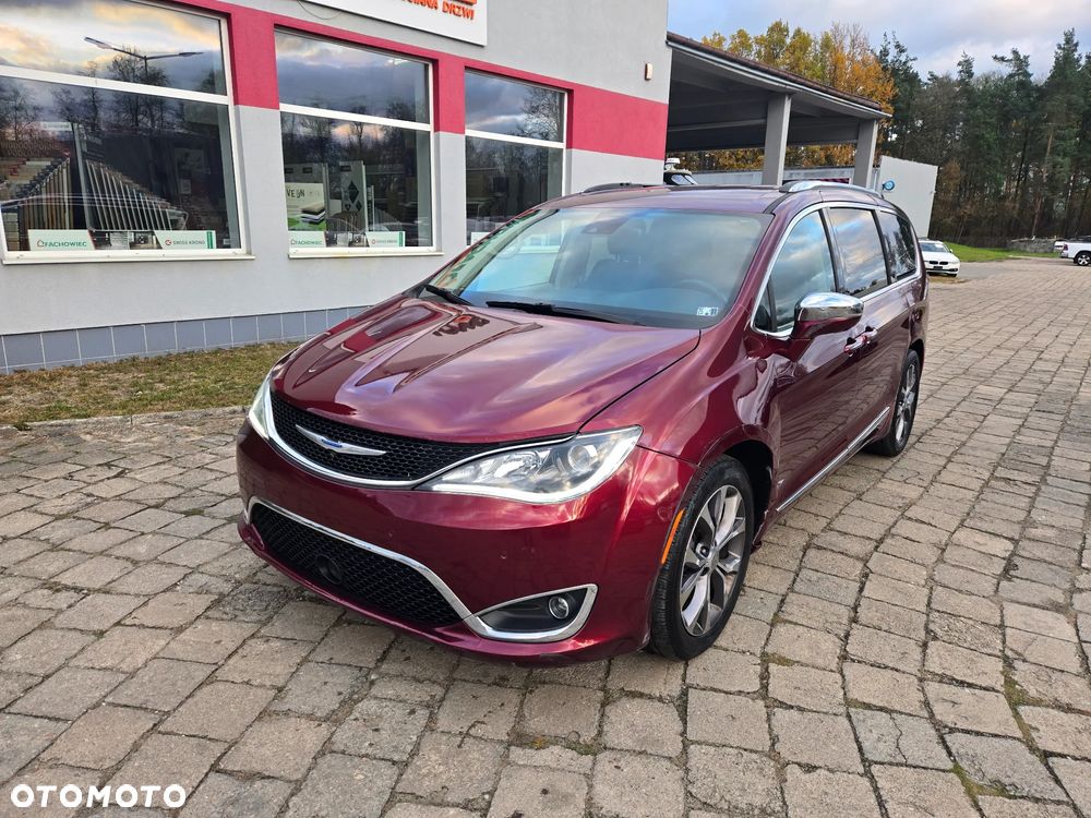 Chrysler Pacifica - 1