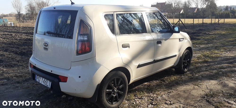 Kia Soul 1.6 L - 6