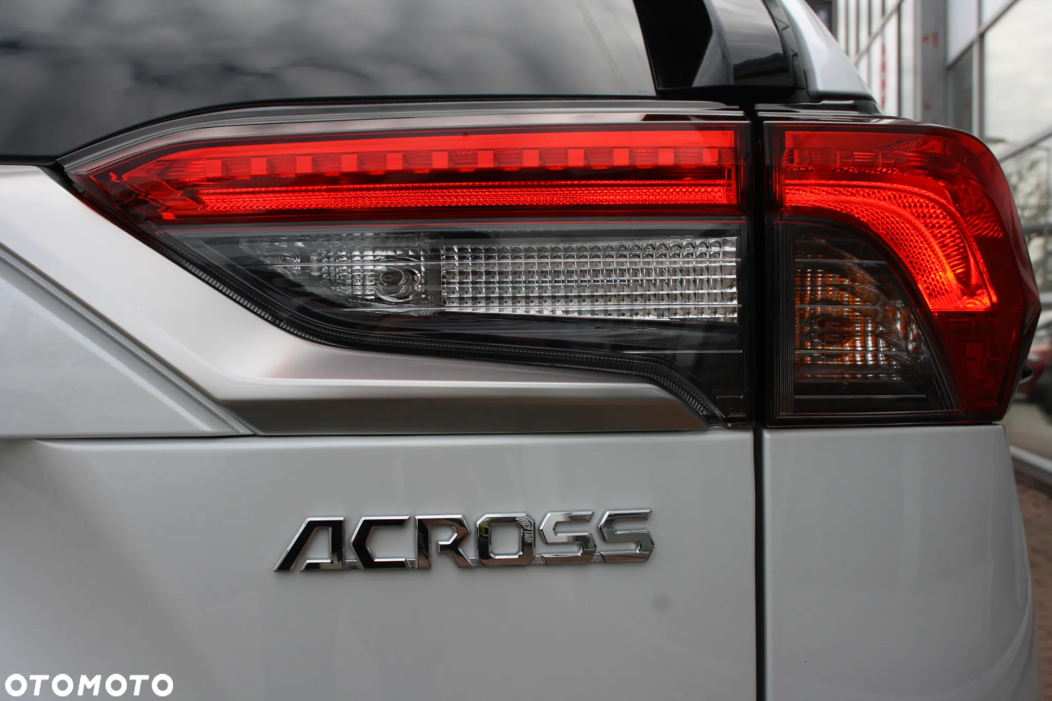 Suzuki Across 2.5 Plug-in Hybrid Elegance 4WD CVT - 32