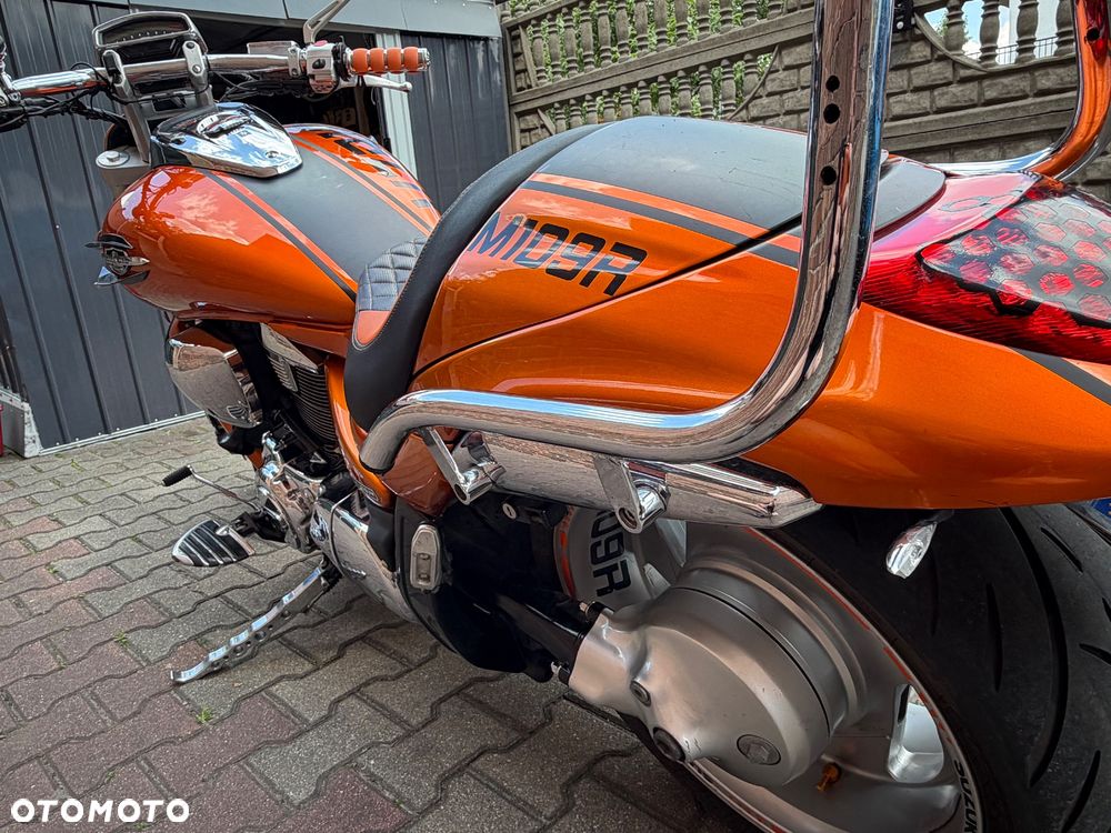 Suzuki Boulevard - 3