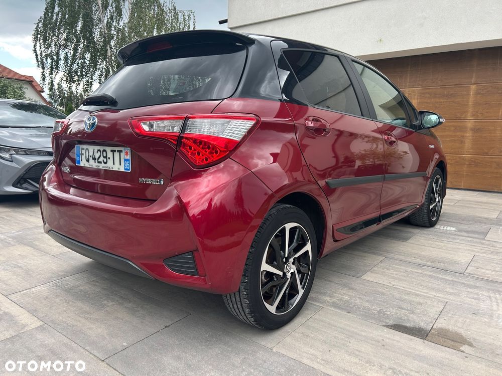 Toyota Yaris Hybrid 100 Selection Platinum - 2