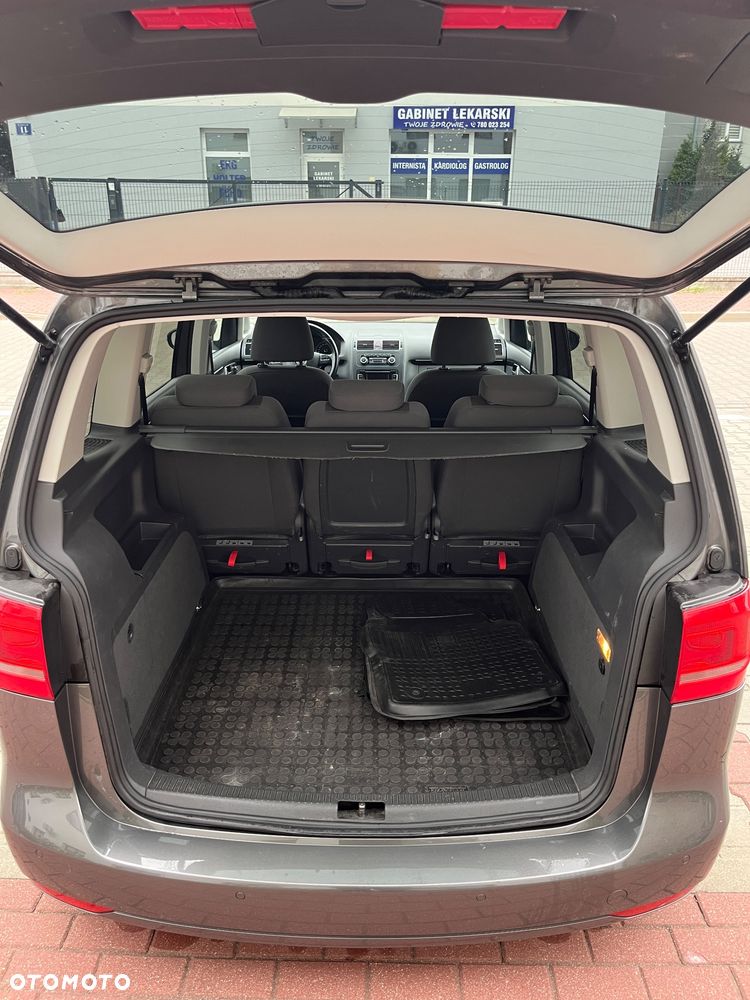 Volkswagen Touran 2.0 TDI DPF Highline - 8